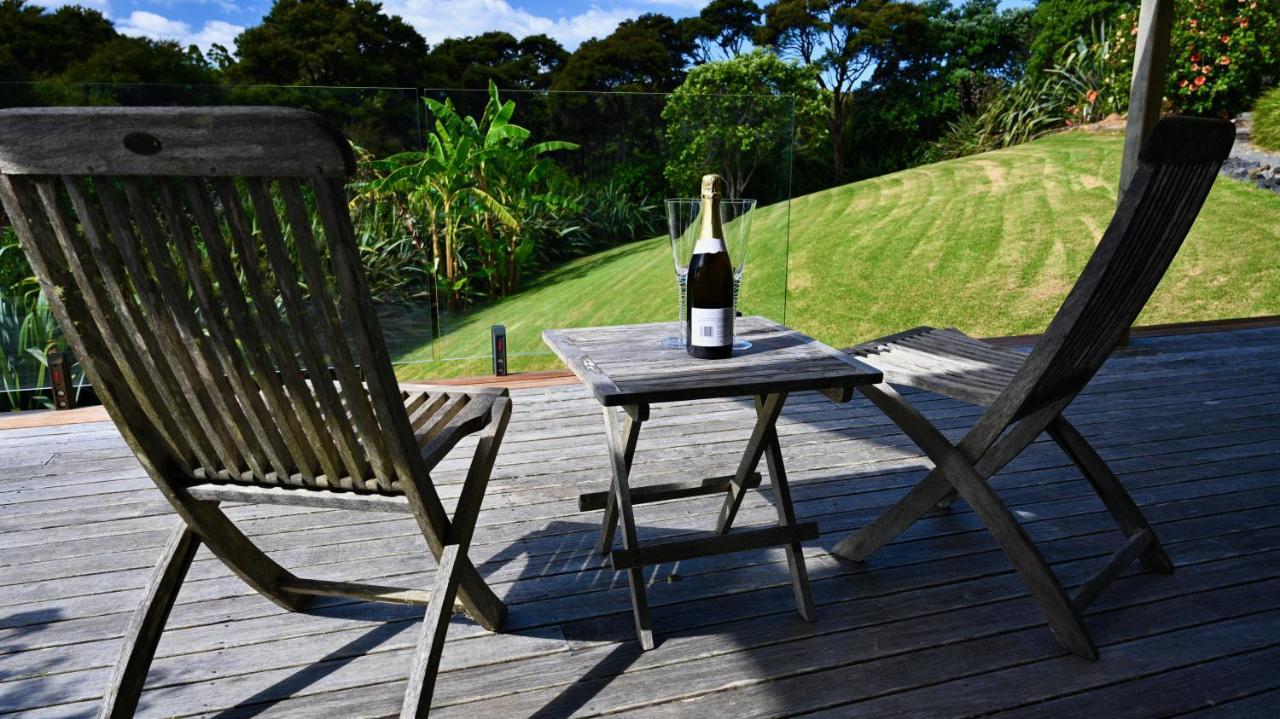 Kaka Ridge Retreat Luxury Cottage Tawharanui エクステリア 写真